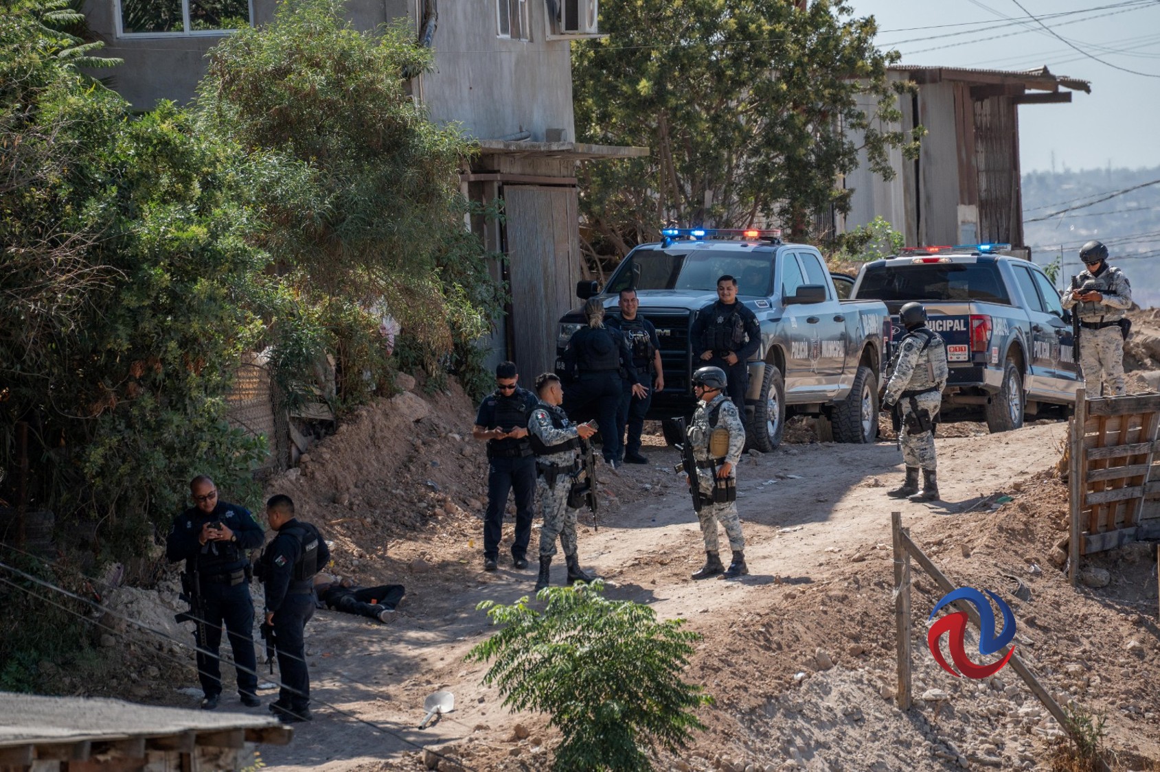 Asesinan a balazos a dos hombres en un predio de la colonia Capistrano