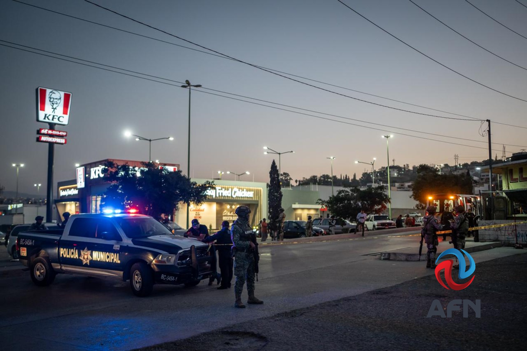 Disparan contra una llantera en la 3 de Octubre; hay un muerto y un herido