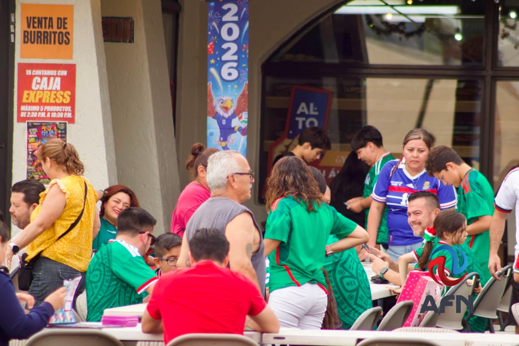 Intercambio de estampas mundialistas reúne a los tecatenses