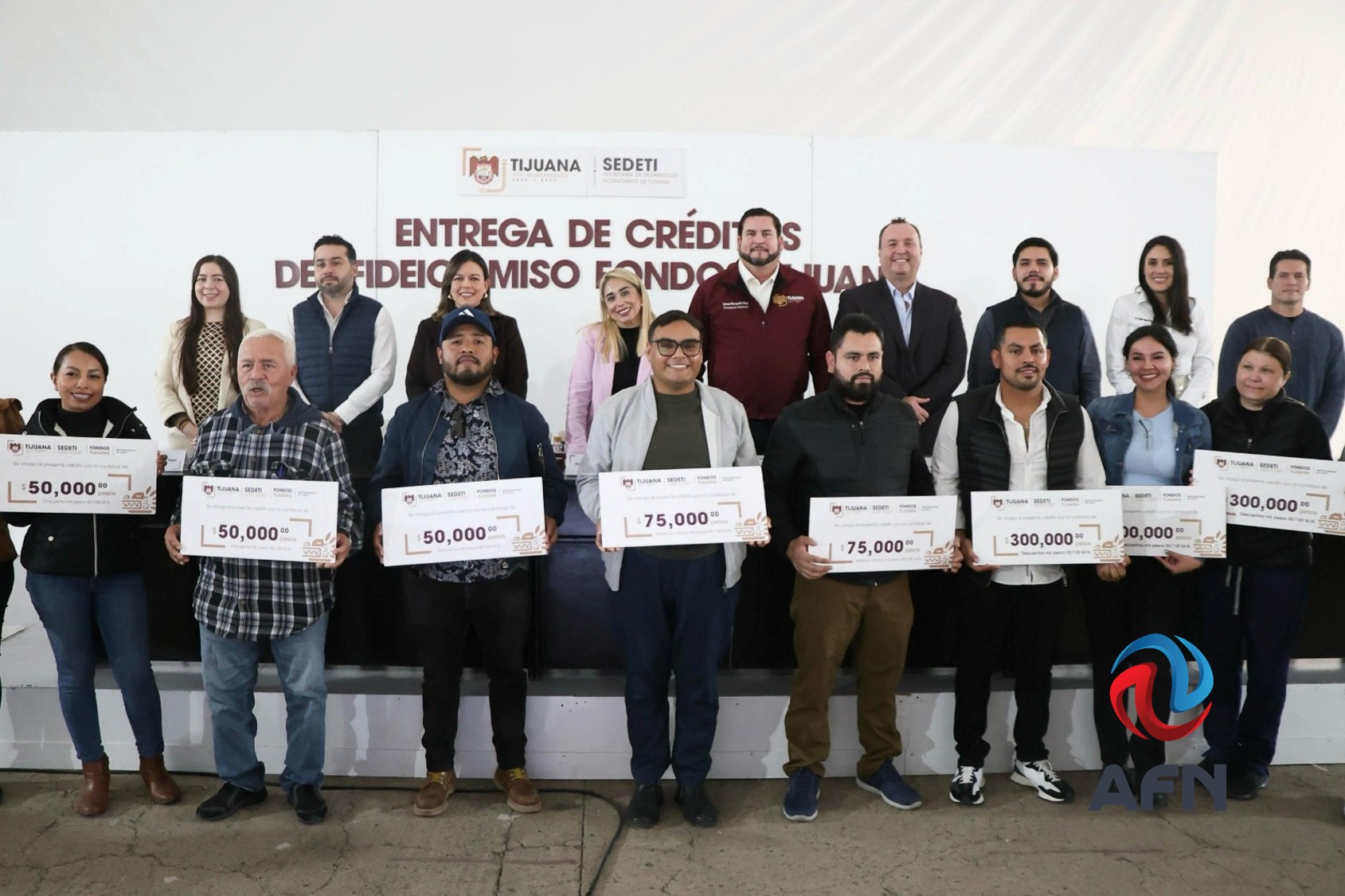 Entregó Burgueño más de 900 créditos del Fideicomiso Fondos Tijuana 