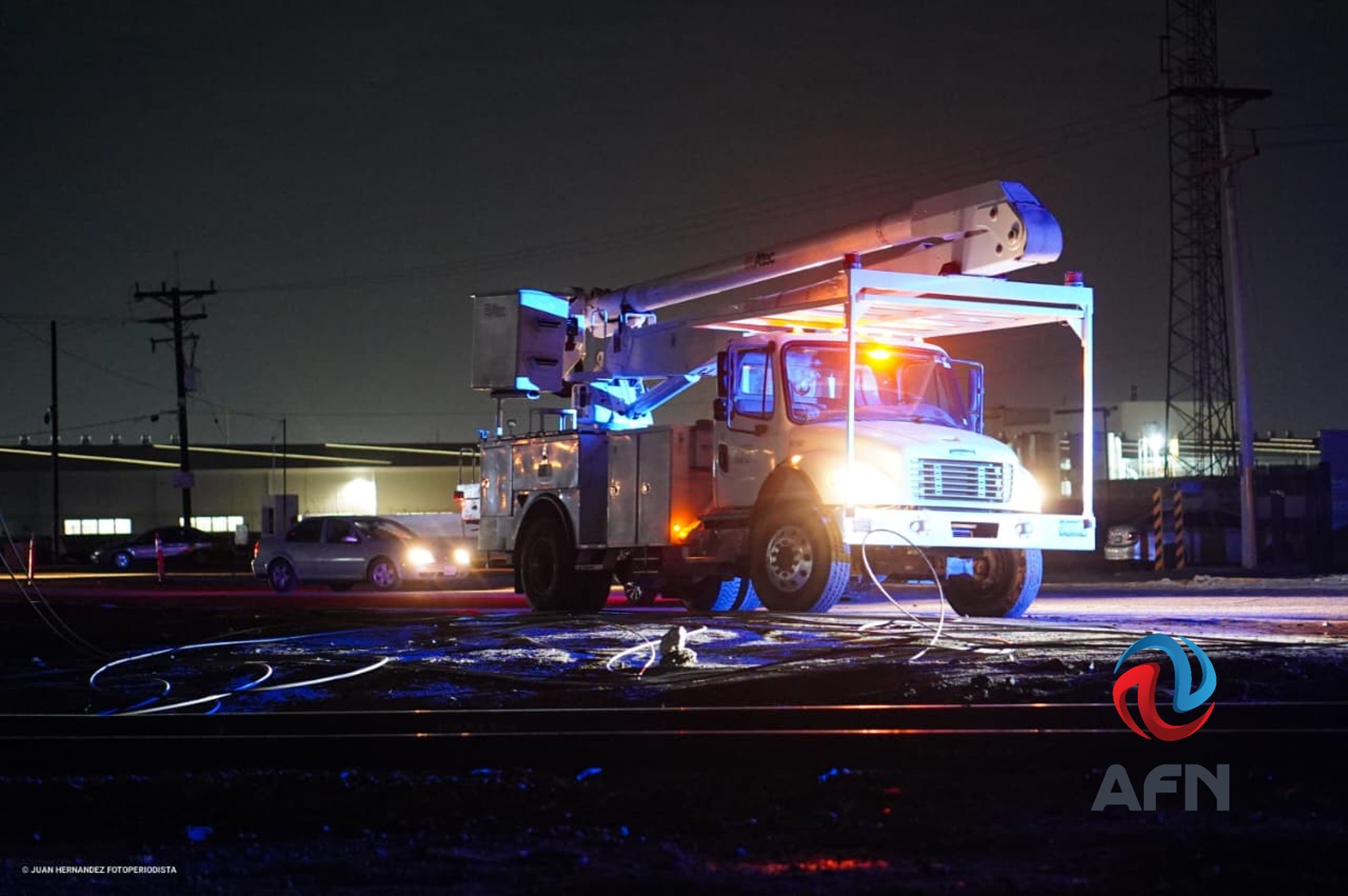 Tormentas de fin de semana en Mexicali derribaron más de 100 postes de la CFE