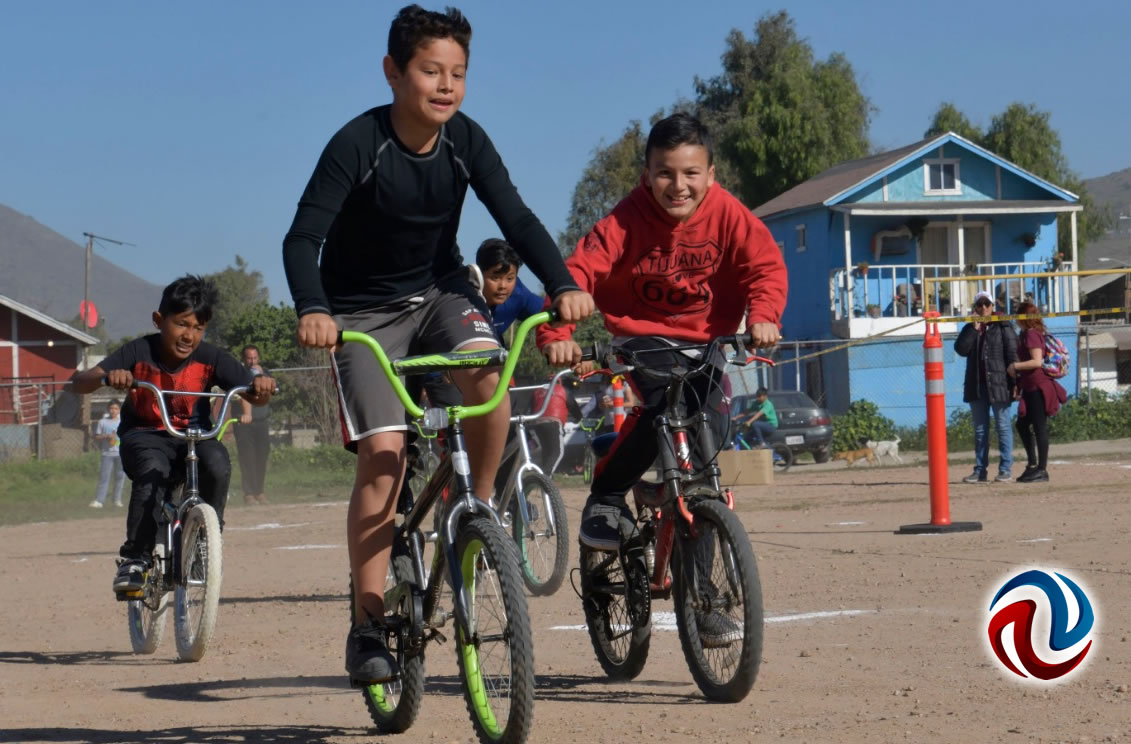 Bicicletas y cascos a participantes de torneo Bicicross