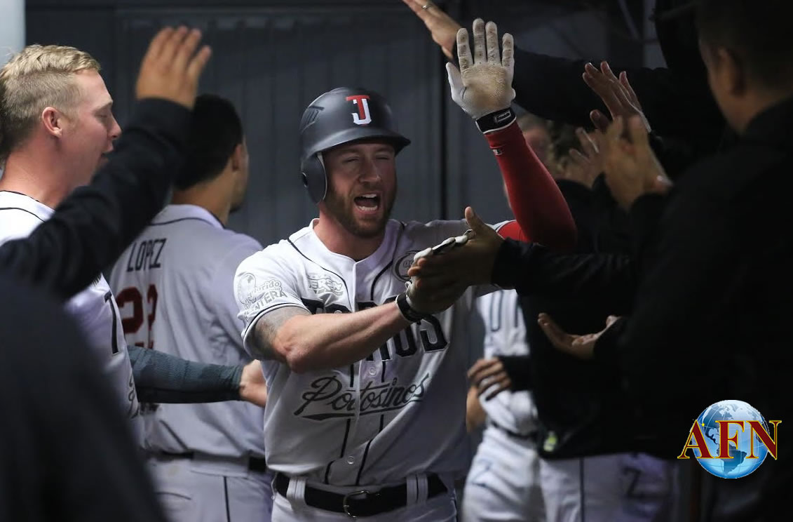 Aseguran Toros serie y vuelven a la cima