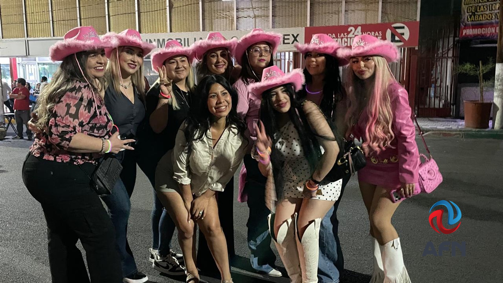 Cientos acuden a la Visita de los 7 Templos en bares de Mexicali