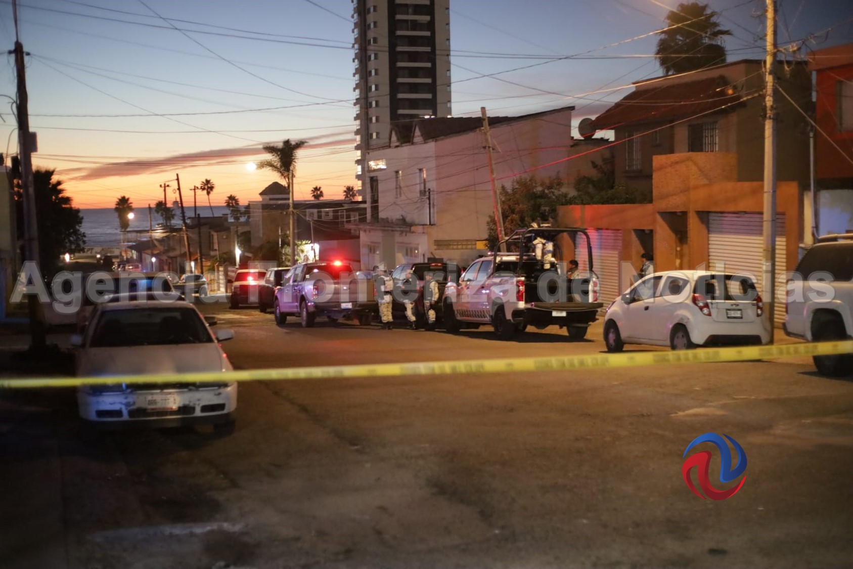 Resguardan elementos policiacos vivienda en Playas de Tijuana