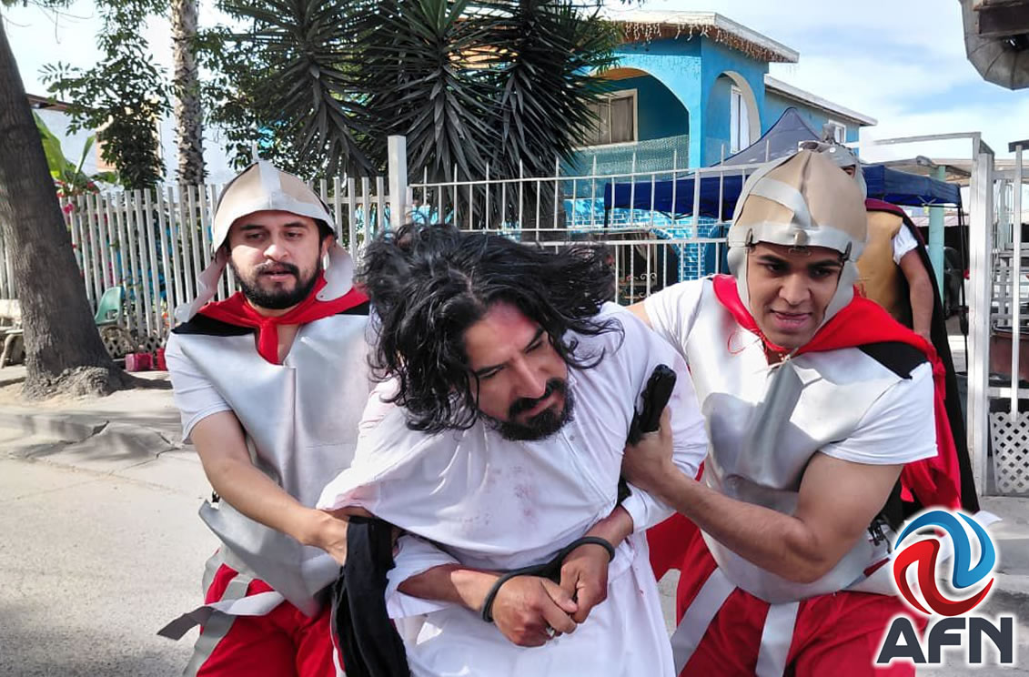 Representan el Viacrucis de Viernes Santo vecinos del Ejido Chilpancingo