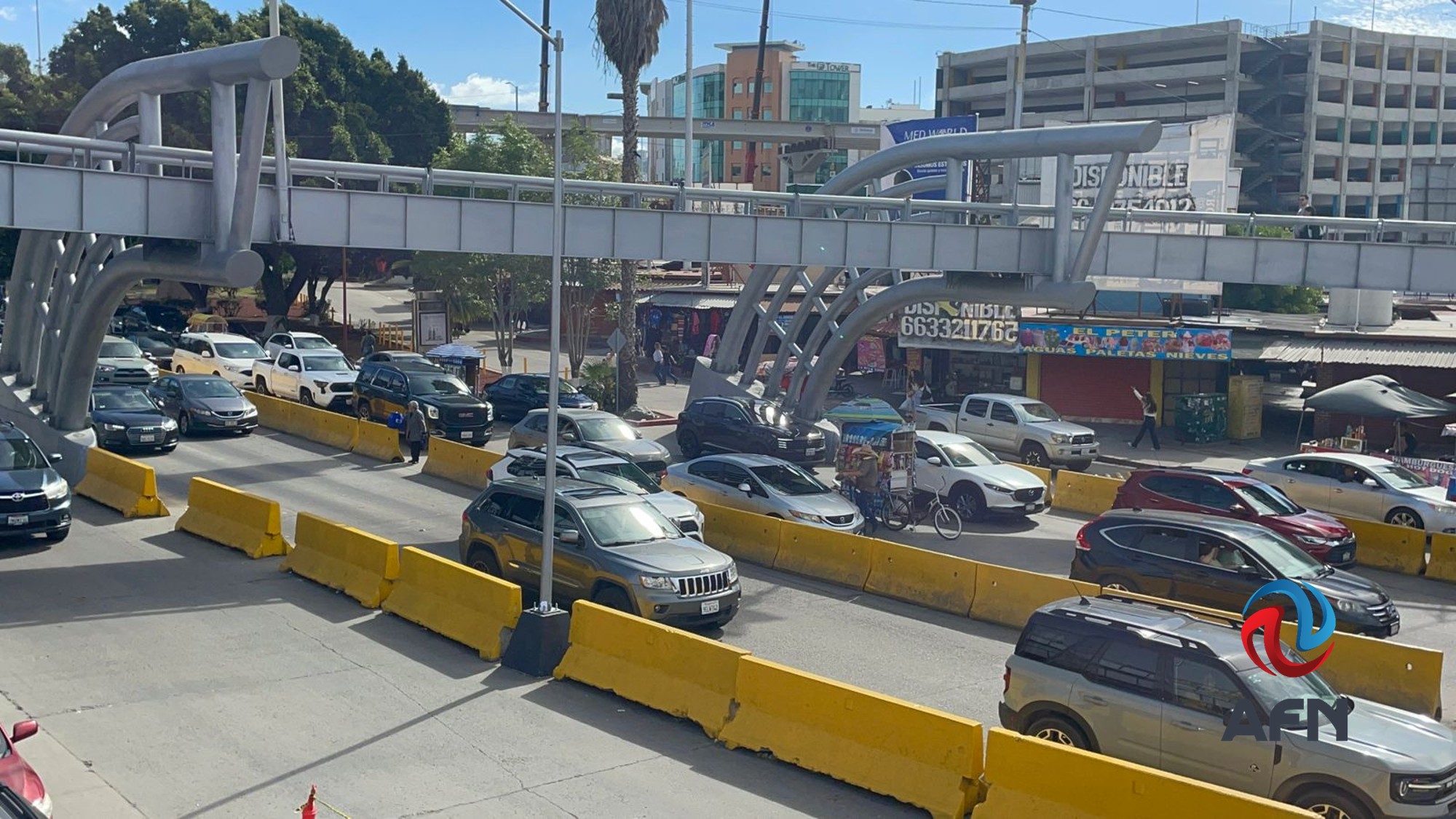 Regresan visitantes a EEUU tras pasar el fin de semana en la región