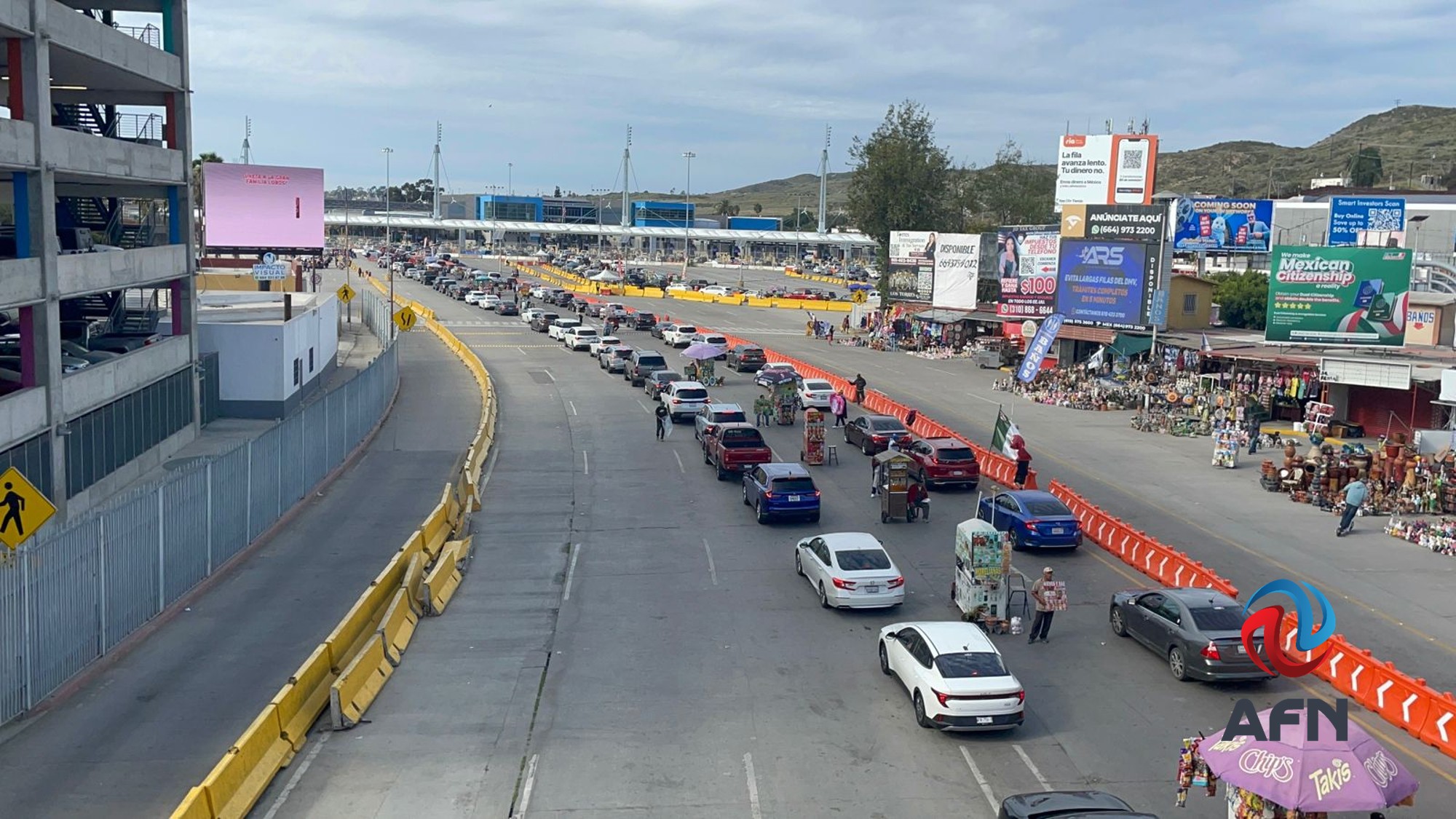 Regresan visitantes a EEUU tras pasar el fin de semana en la región