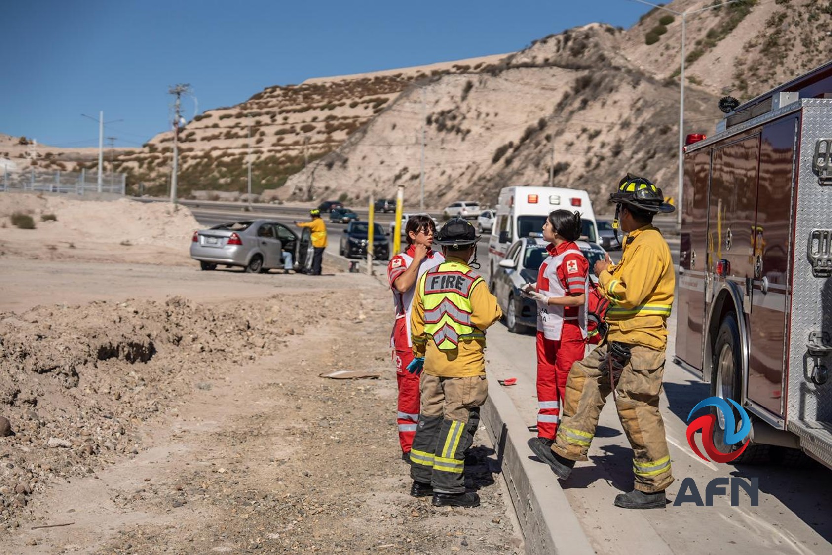 Volcó auto al chocar contra otro vehículo en la carretera libre a Rosarito