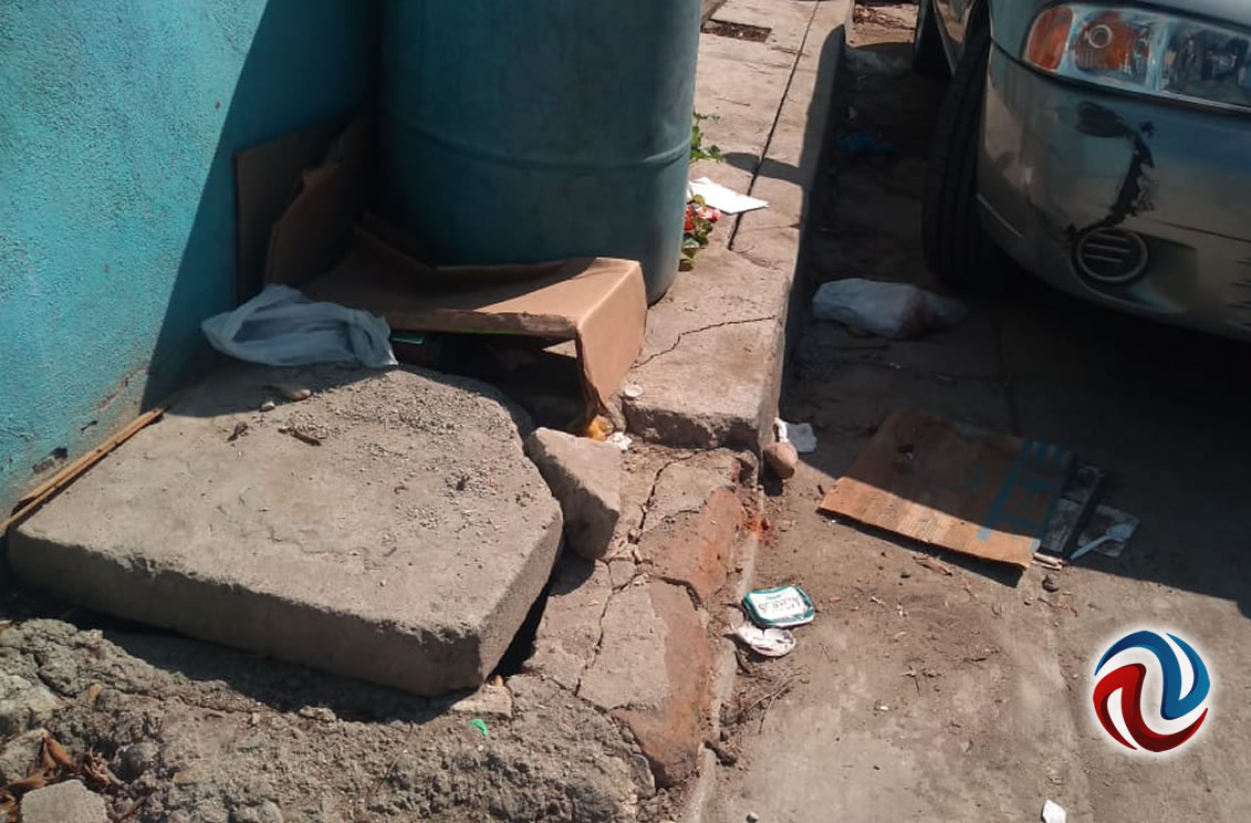 Advierten riesgo de derrumbe en otras cien casas