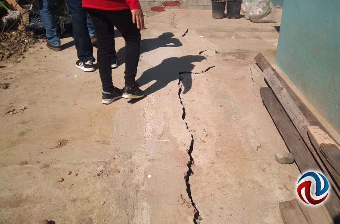 Advierten riesgo de derrumbe en otras cien casas