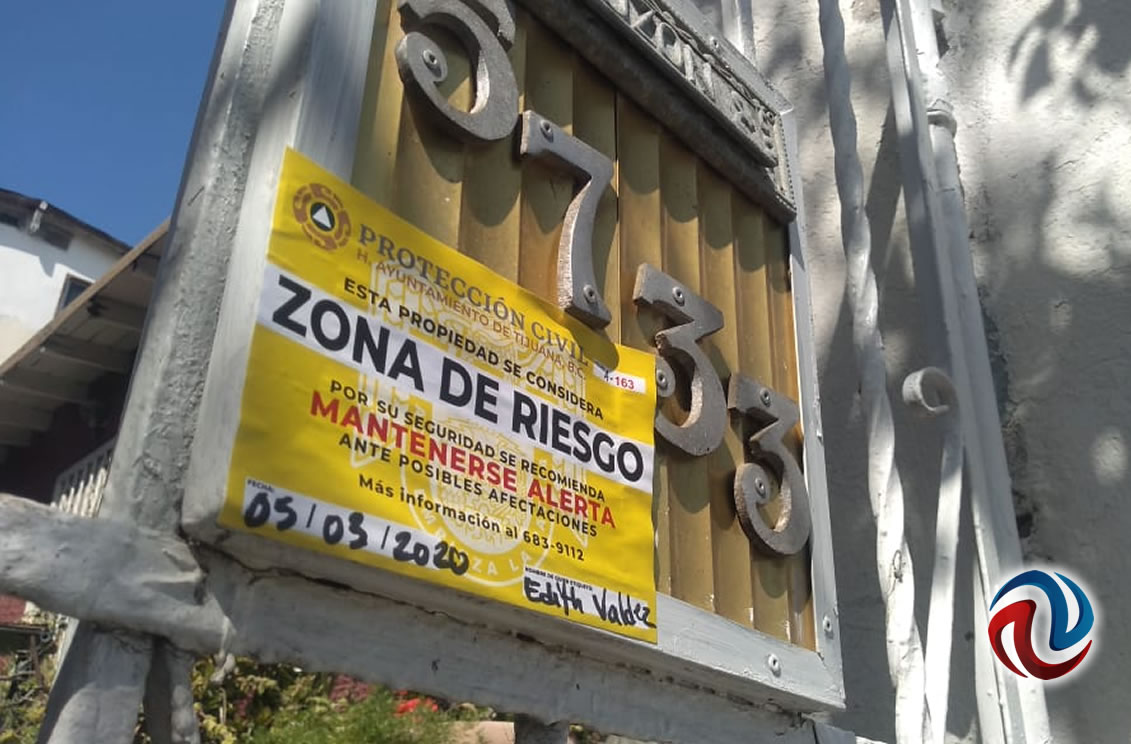 Advierten riesgo de derrumbe en otras cien casas