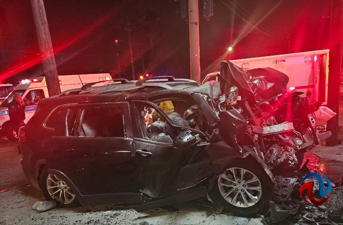 Dos muertos y tres lesionados, saldo de choque de auto en Tecate