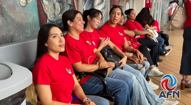 Continúan en paro maestros del SETEBC, hoy los recibirán las autoridades