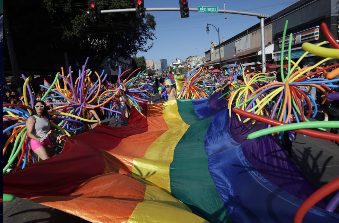 Recorren calles del Centro con la Marcha del Orgullo 2024