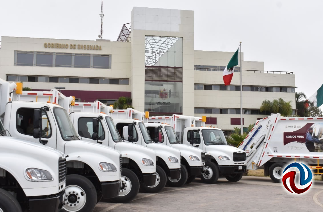 Entregan nuevos camiones recolectores de basura en Ensenada