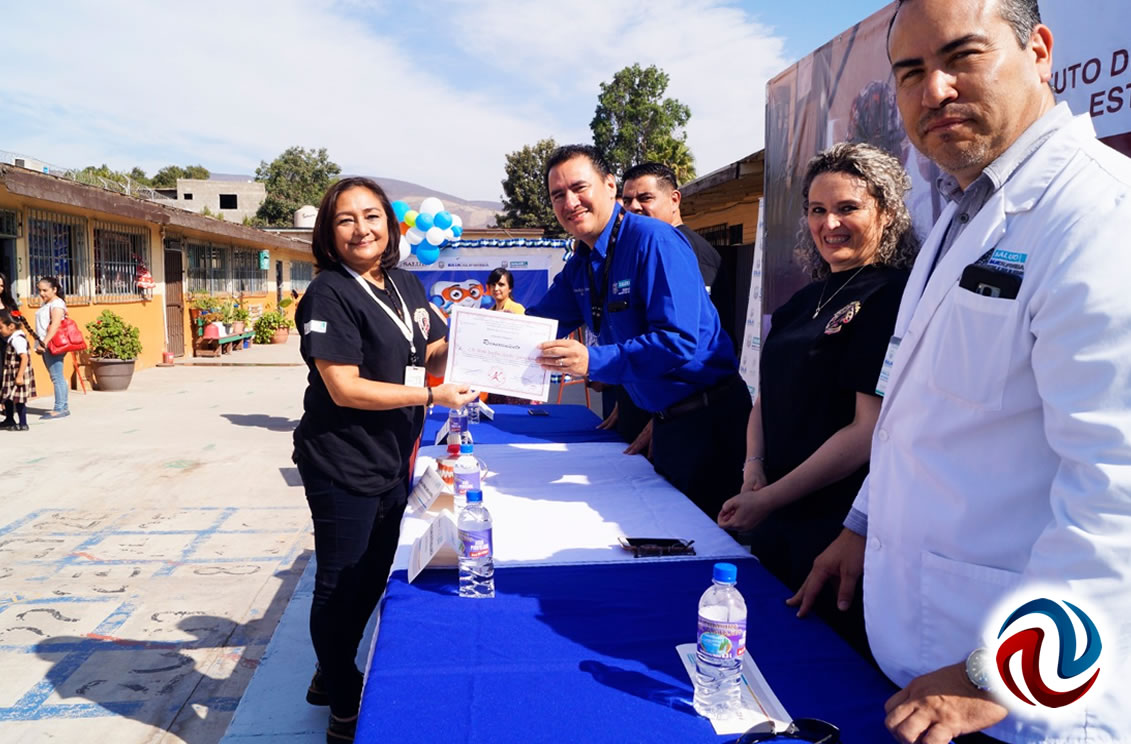 Certifican a escuela como libre de caries