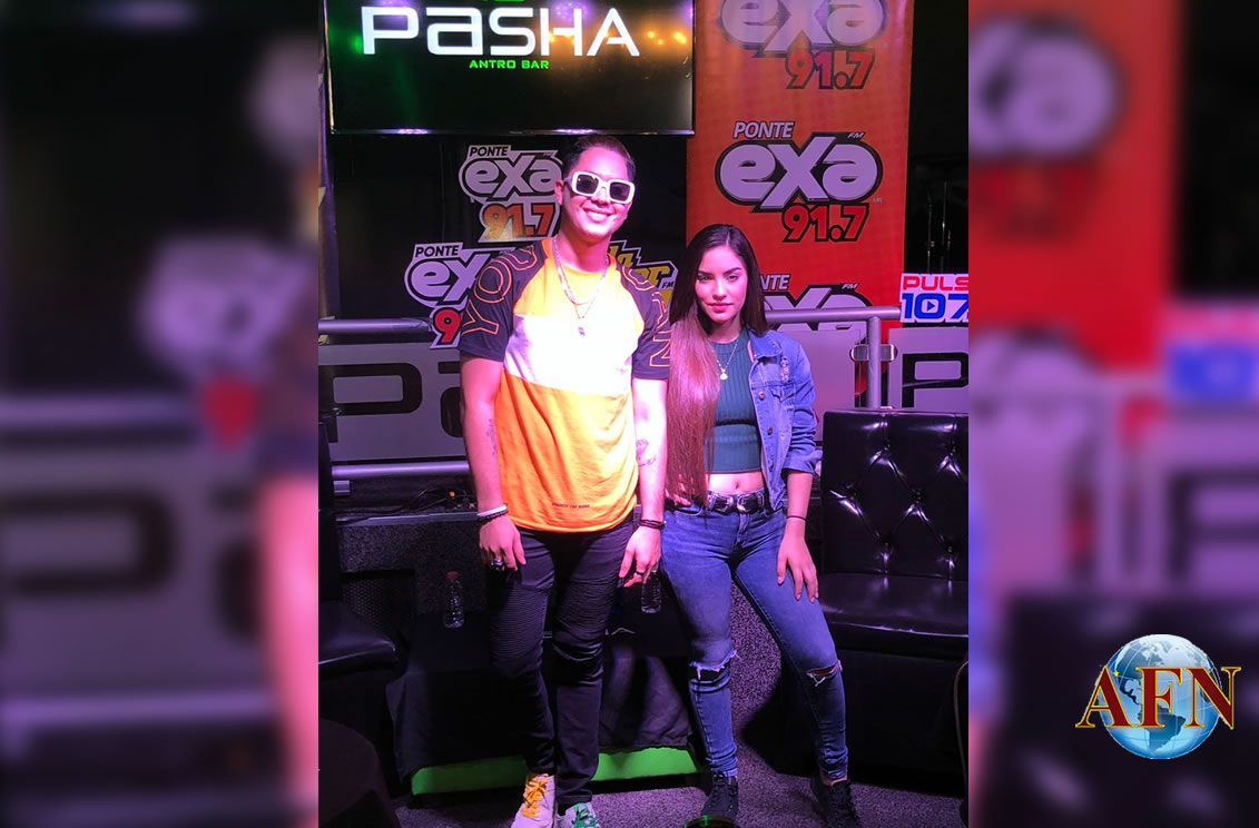 Dejan esperando a niños por autógrafos