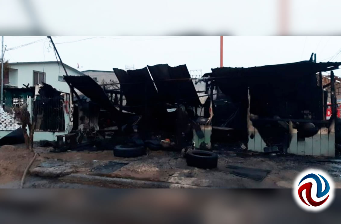 Se incendiaron comercios en Los Globos