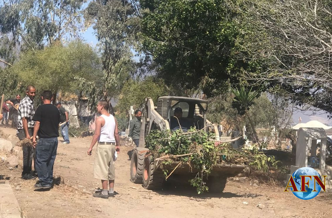 Limpian panteón en Maneadero