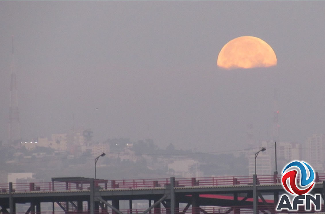 Luce en Tijuana la Luna de Sangre, hubo eclipse total esta madrugada