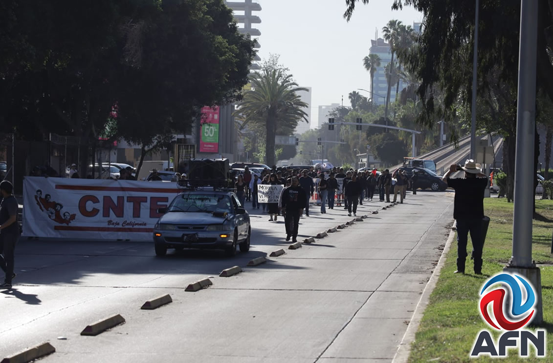 Inician maestros de la CNTE paro de labores de 72 horas; bloquearán la ...