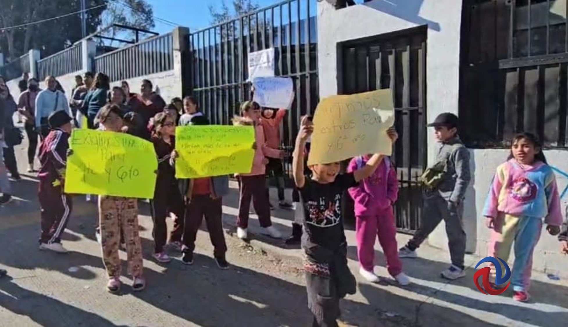Se manifestaron por falta de maestros en la primaria José María Morelos