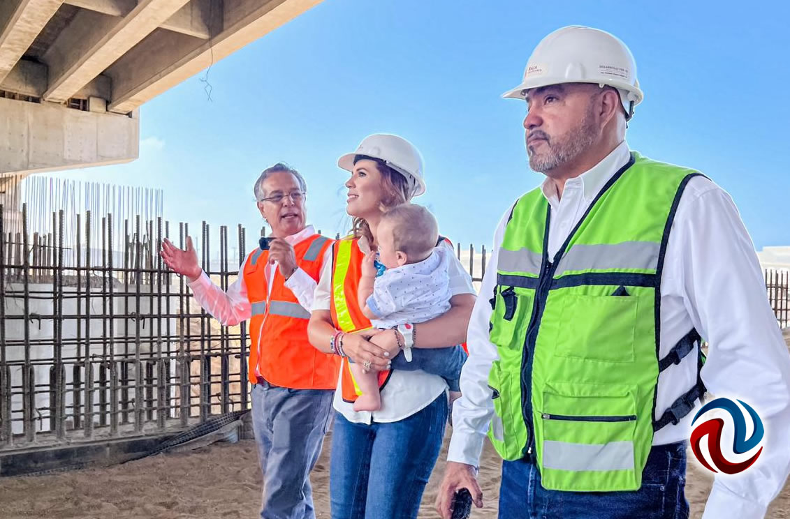 La gobernadora y su bebé, en una obra de construcción