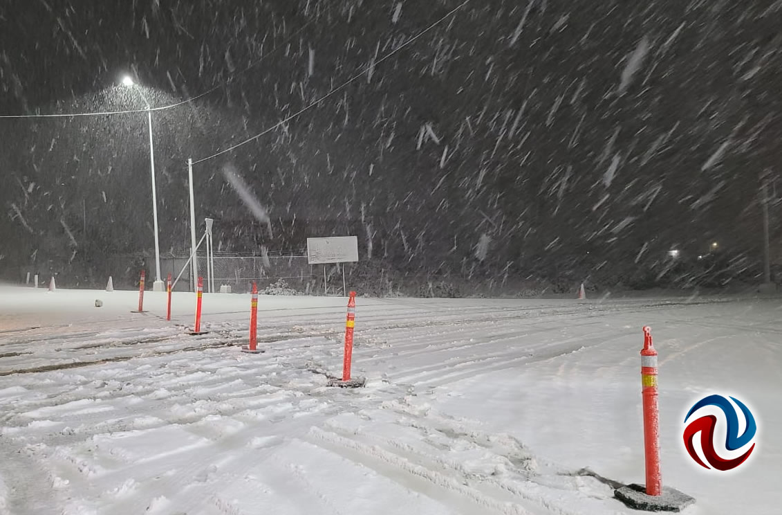 Tras intensa nevada permanece cerrada la carretera La Rumorosa - Tecate