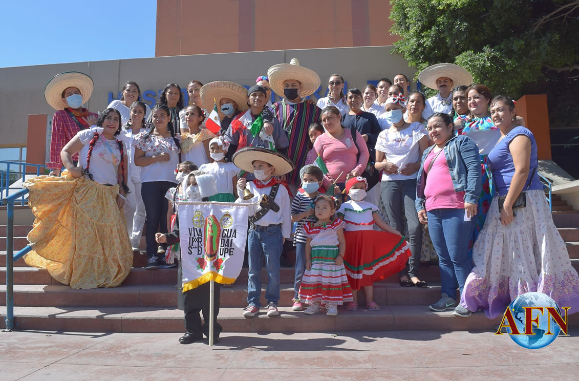 Niños celebran a México y dan El Grito