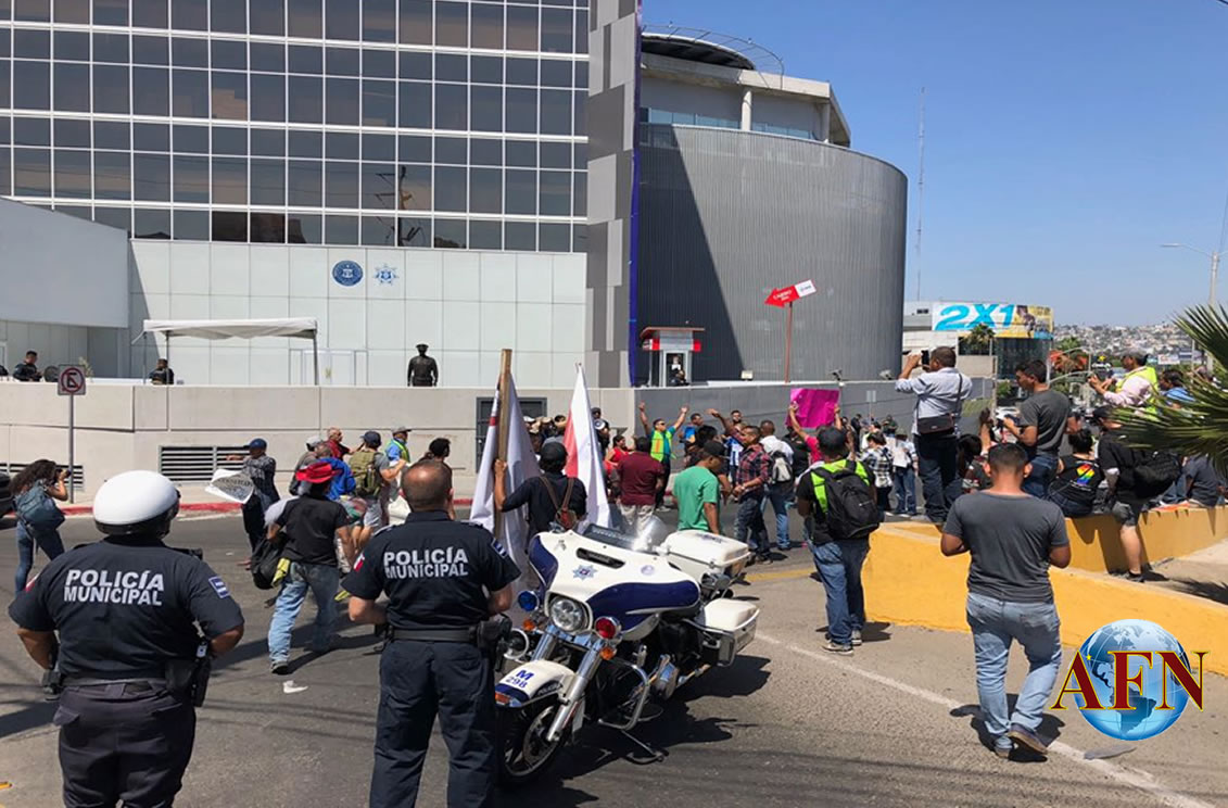 Protestan por abusos contra migrantes